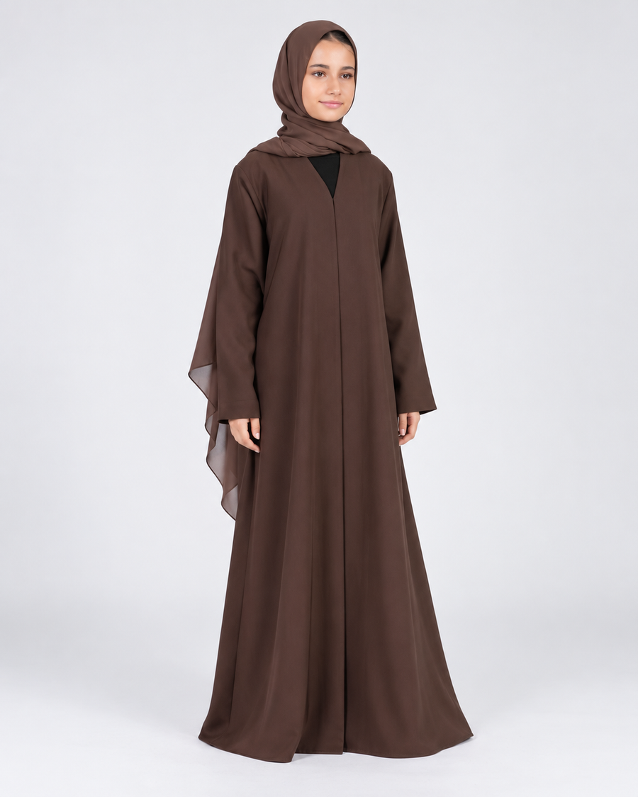 عباية مع شيلة مخيطة